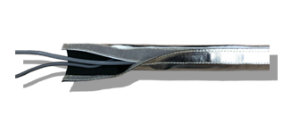 ケーブルカバーがケーブルを守る